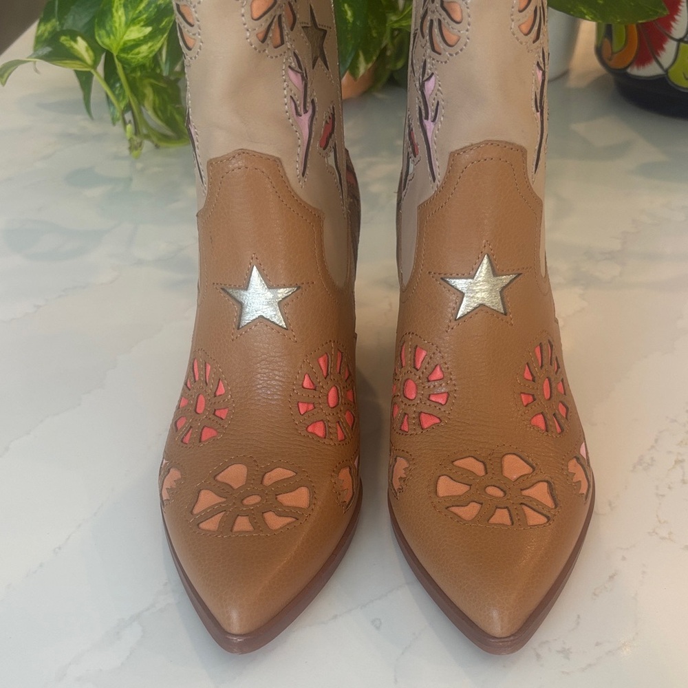 Western Boots Leather Tan Multi by Dolce Vita Size 7.5 NWT - Picture 1 of 13